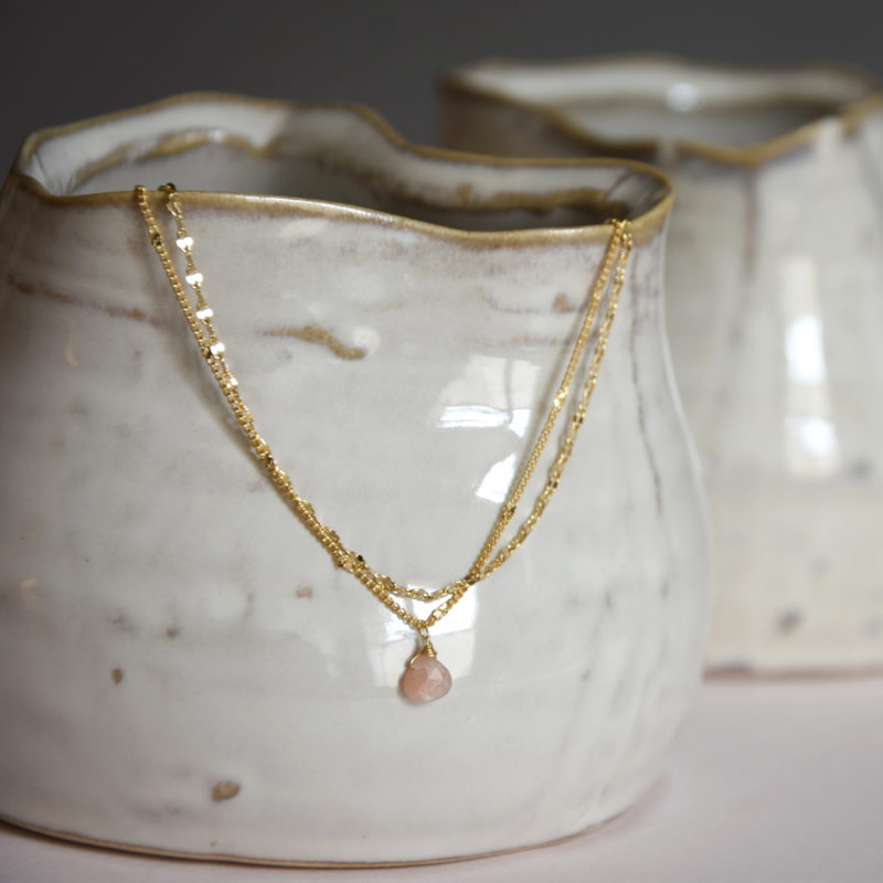 bracelet chaine doré à l'or fin avec pierre rose